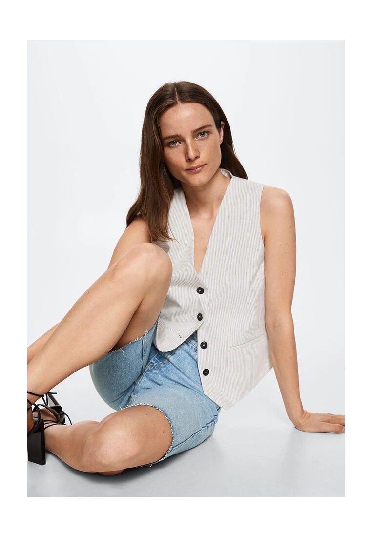 Mango Denim Bermuda Shorts With Frayed Hem 7 Mango Denim Bermuda Shorts With Frayed Hem - Image 5