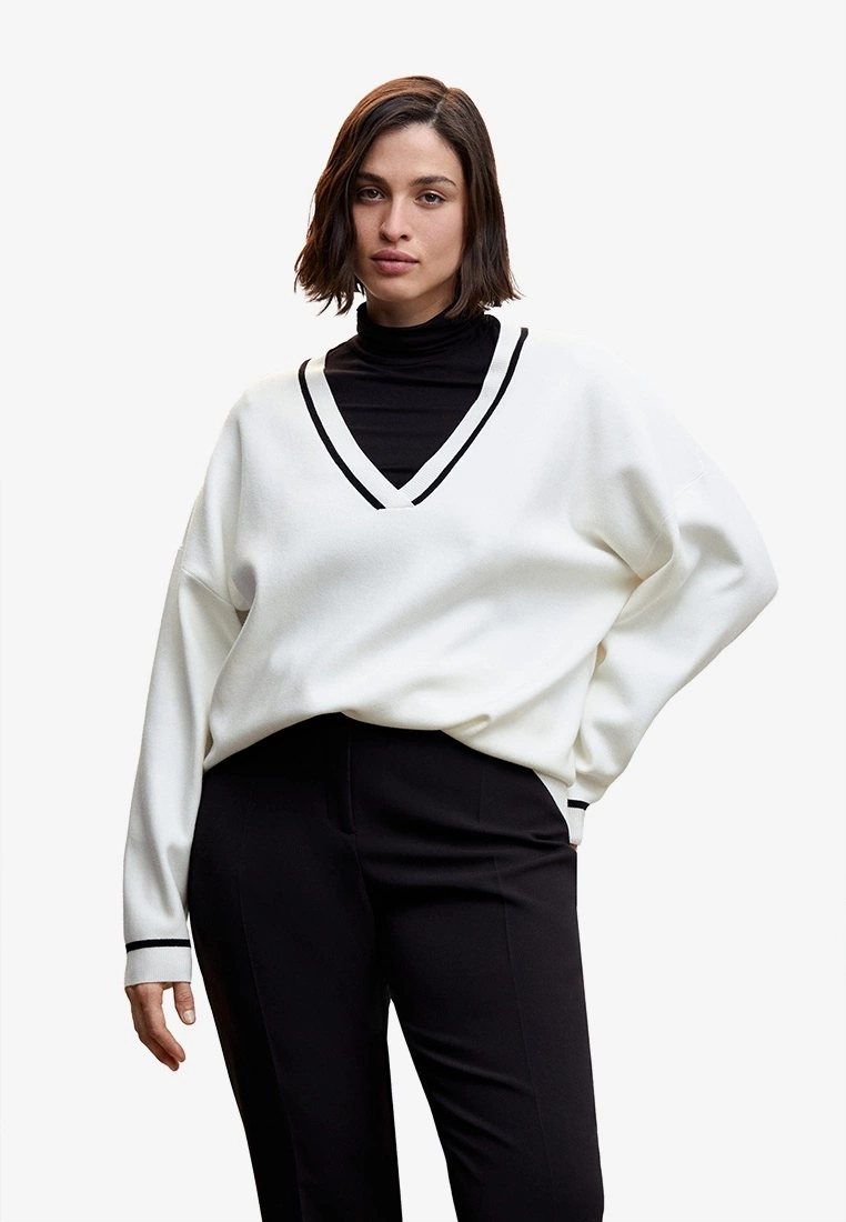 Mango Contrasting V-Neck Sweater 3 Mango Contrasting V-Neck Sweater