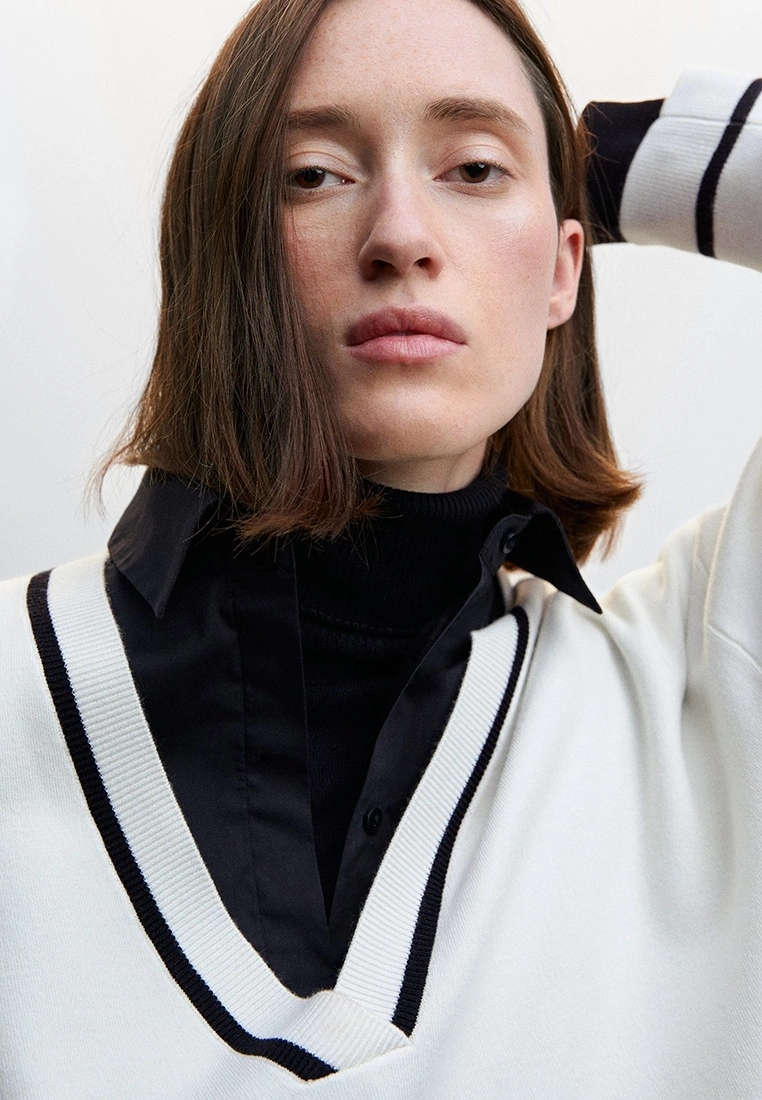 Mango Contrasting V-Neck Sweater 5 Mango Contrasting V-Neck Sweater - Image 3