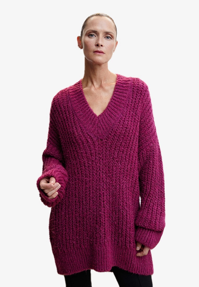 Mango V-Neckline Oversize Sweater 3 Mango V-Neckline Oversize Sweater