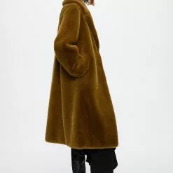 Mango Oversize Faux-Fur Coat 11 Mango Oversize Faux-Fur Coat -Mango popular store mango 3175 6732236 4