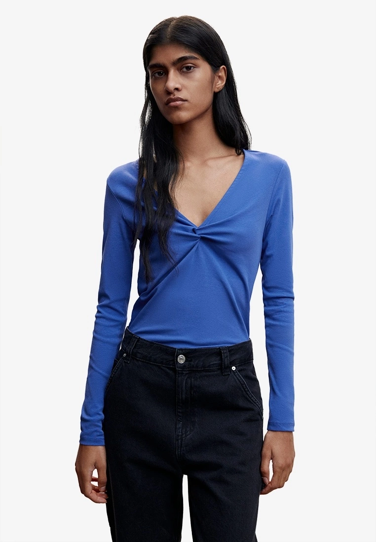 Mango Knot Detail T-Shirt 3 Mango Knot Detail T-Shirt