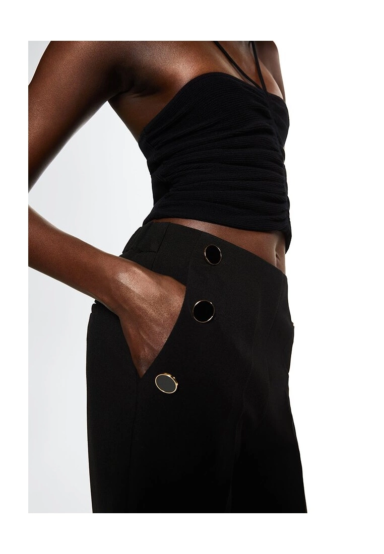 Mango Cropped Button Trousers 6 Mango Cropped Button Trousers - Image 4