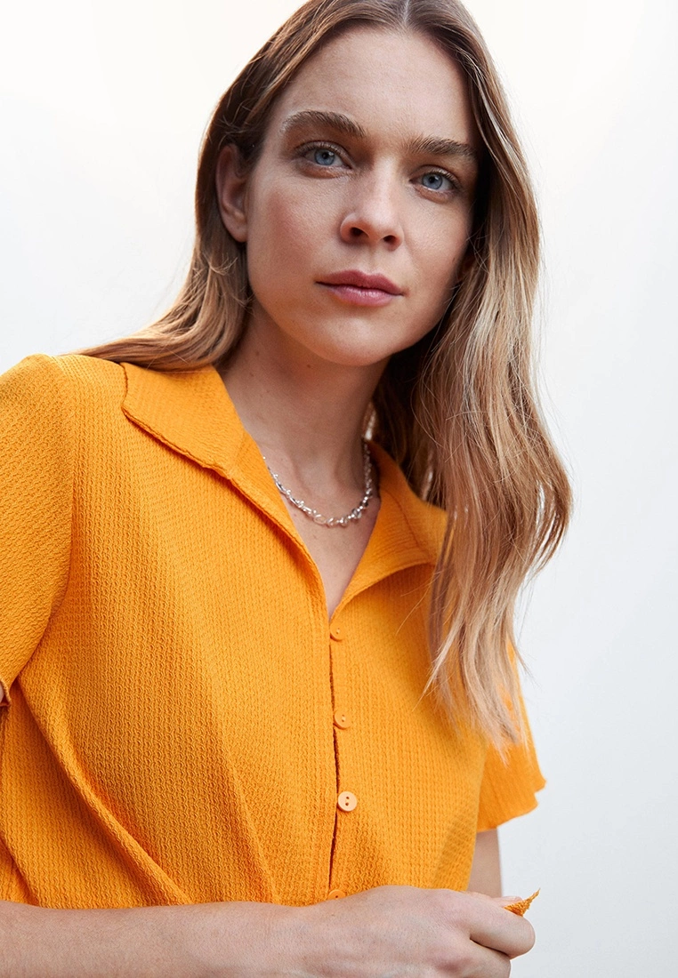 Mango Knot Cropped Shirt 5 Mango Knot Cropped Shirt - Image 3