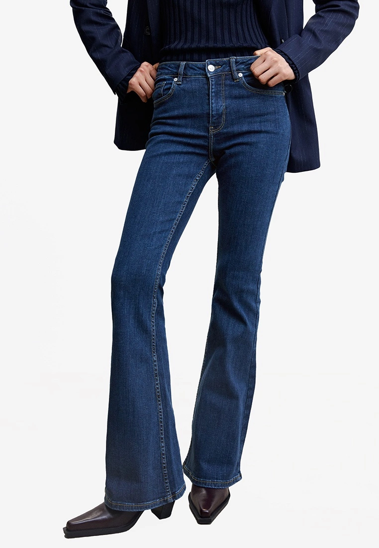 Mango Mid-Rise Flared Jeans 3 Mango Mid-Rise Flared Jeans