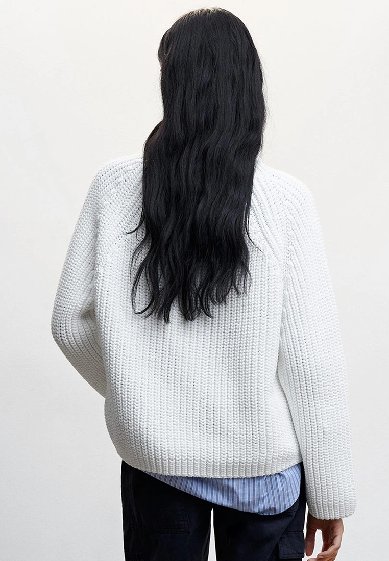 Mango Thick Knit V-Neck Sweater 4 Mango Thick Knit V-Neck Sweater - Image 2