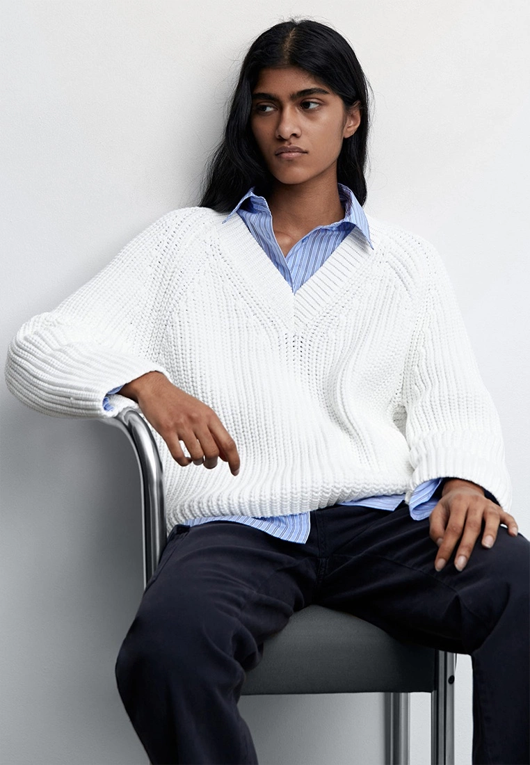 Mango Thick Knit V-Neck Sweater 7 Mango Thick Knit V-Neck Sweater - Image 5